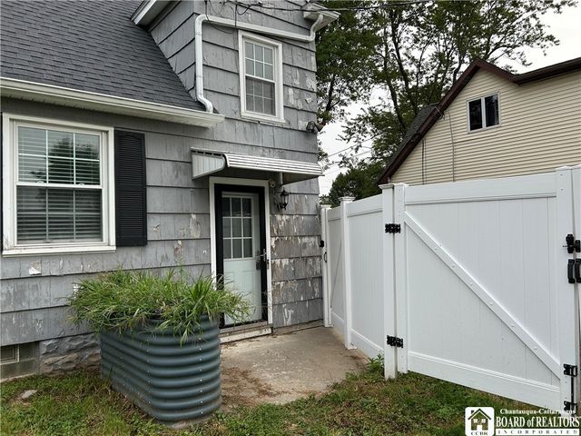 1115 Seneca Creek Road, West Seneca, NY 14224
