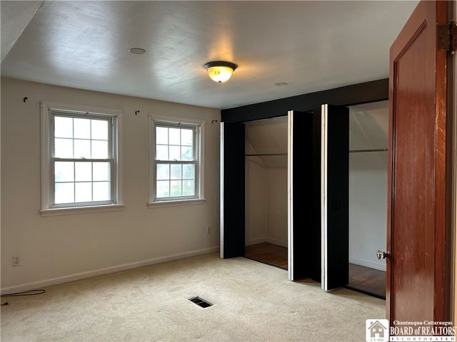 1115 Seneca Creek Road, West Seneca, NY 14224
