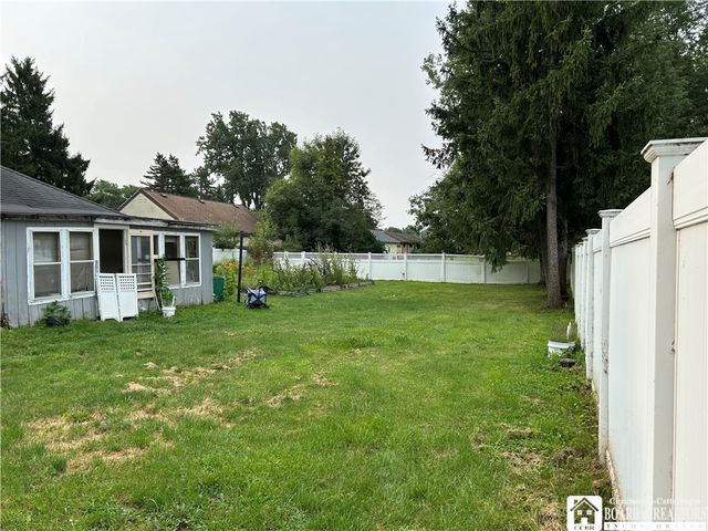 1115 Seneca Creek Road, West Seneca, NY 14224