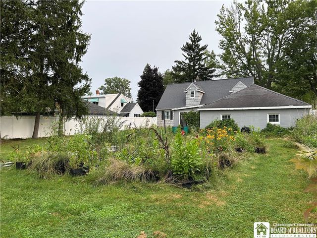 1115 Seneca Creek Road, West Seneca, NY 14224