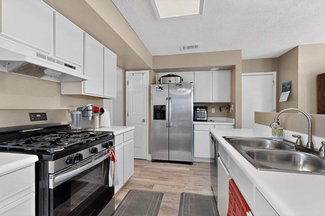 4049 Montreal Loop NE, Rio Rancho, NM 87144