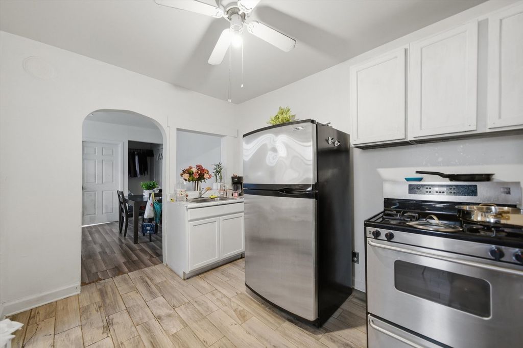 4643 S RICHMOND Street, Chicago, IL 60632 — photo 5