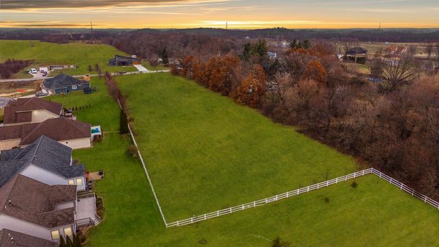 8401 E 101st Avenue, Crown Point, IN 46307