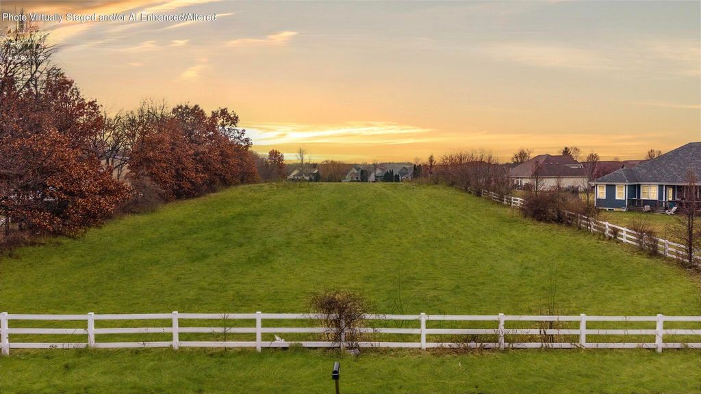 8401 E 101st Avenue, Crown Point, IN 46307