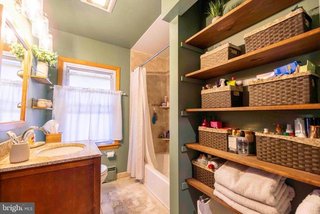 16 DOGWOOD LN, Washington Twp, NJ 07882