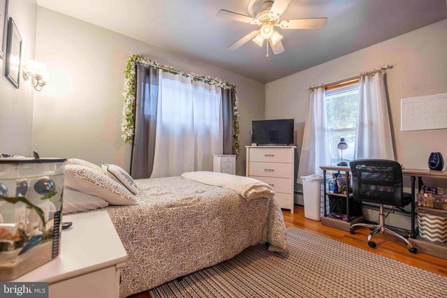 16 DOGWOOD LN, Washington Twp, NJ 07882