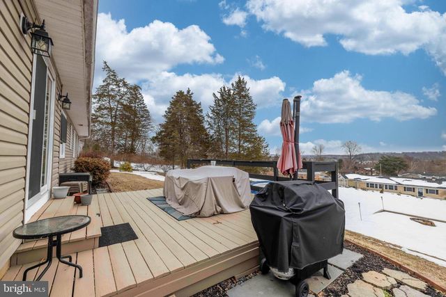 16 DOGWOOD LN, Washington Twp, NJ 07882