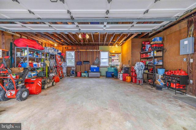 16 DOGWOOD LN, Washington Twp, NJ 07882