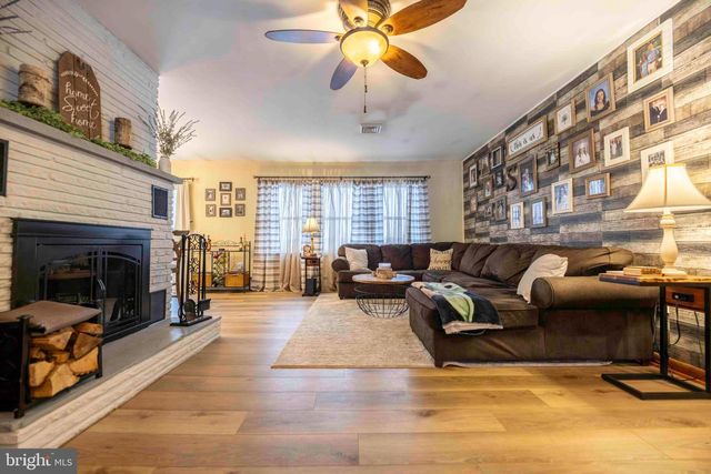 16 DOGWOOD LN, Washington Twp, NJ 07882