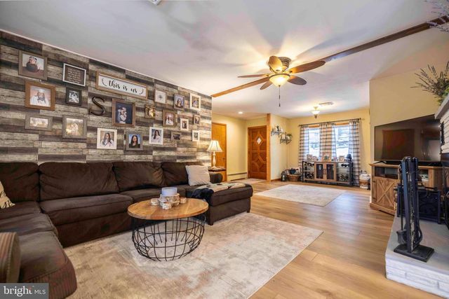 16 DOGWOOD LN, Washington Twp, NJ 07882