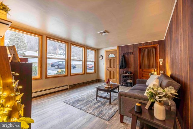 16 DOGWOOD LN, Washington Twp, NJ 07882