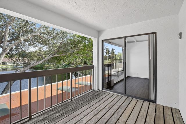 9703 N New River Canal Rd 103, Plantation, FL 33324