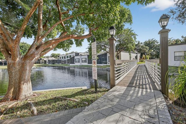 9703 N New River Canal Rd 103, Plantation, FL 33324
