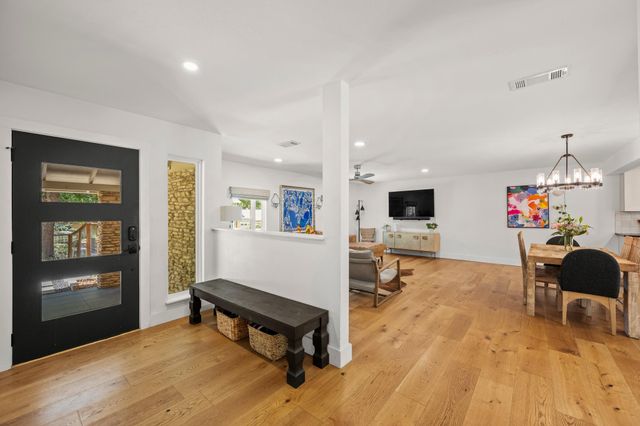 2215 Alta Vista Ave, Austin, TX 78704