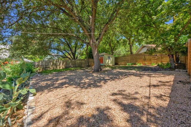 2215 Alta Vista Ave, Austin, TX 78704
