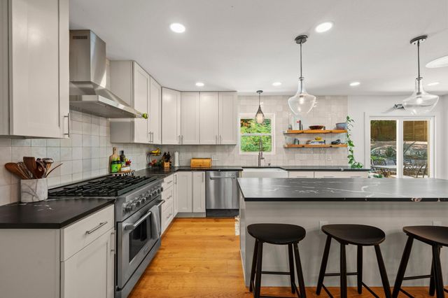 2215 Alta Vista Ave, Austin, TX 78704