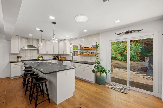 2215 Alta Vista Ave, Austin, TX 78704