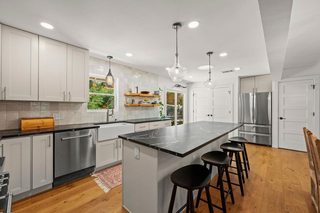 2215 Alta Vista Ave, Austin, TX 78704