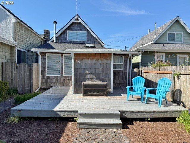 719 12TH Ave, Seaside, OR 97138