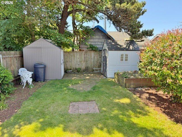 719 12TH Ave, Seaside, OR 97138
