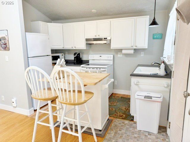 719 12TH Ave, Seaside, OR 97138