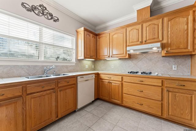 13535 Wood Creek Dr, Baton Rouge, LA 70818