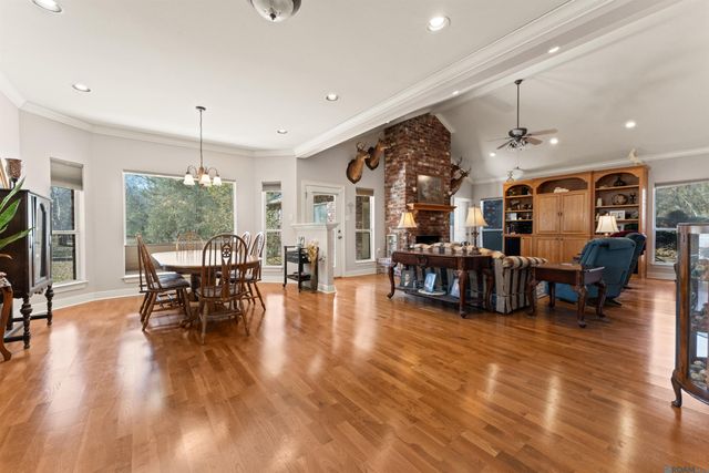 13535 Wood Creek Dr, Baton Rouge, LA 70818