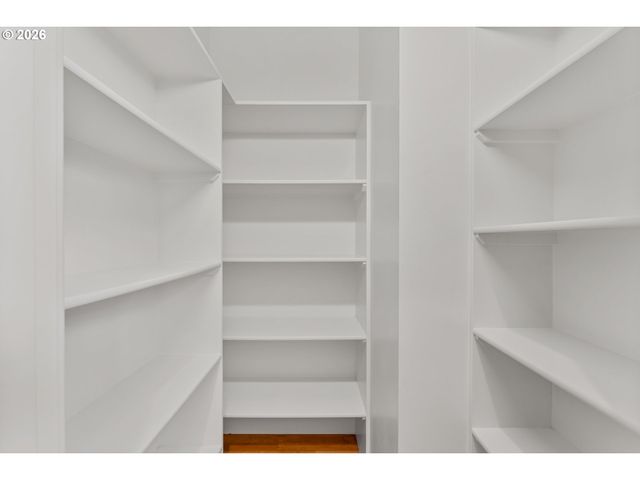 717 Ne BEECH St, Portland, OR 97212