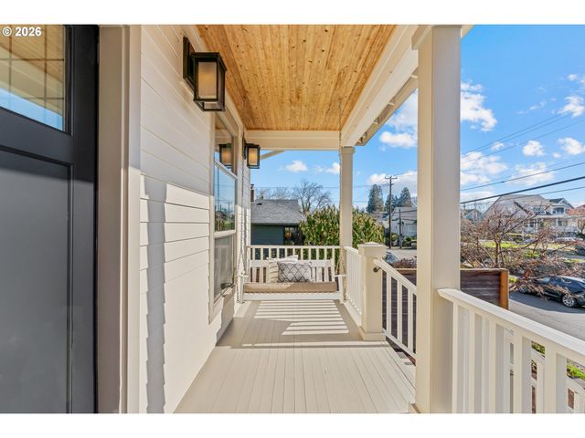 717 Ne BEECH St, Portland, OR 97212