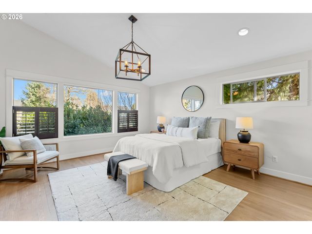 717 Ne BEECH St, Portland, OR 97212