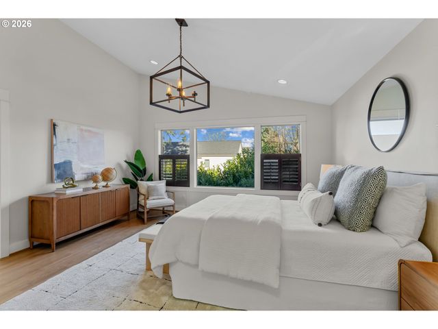 717 Ne BEECH St, Portland, OR 97212