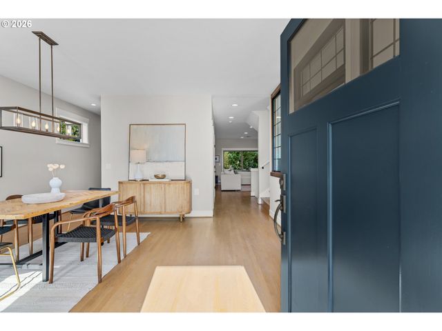 717 Ne BEECH St, Portland, OR 97212