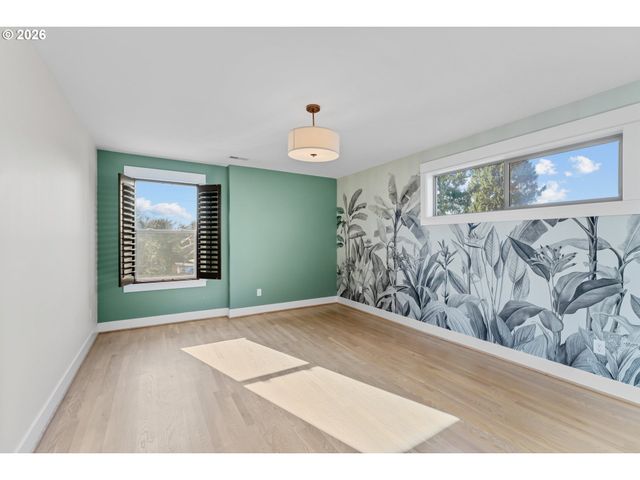 717 Ne BEECH St, Portland, OR 97212