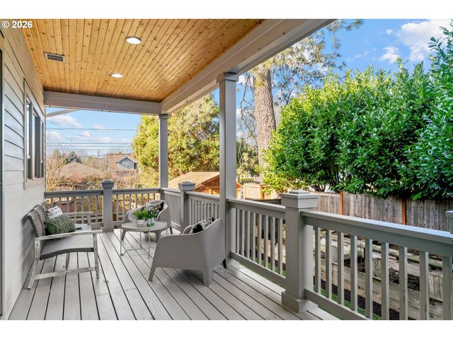 717 Ne BEECH St, Portland, OR 97212