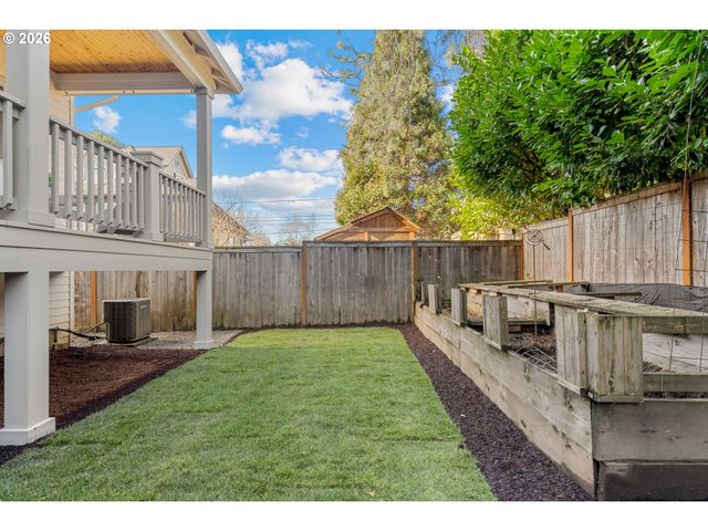 717 Ne BEECH St, Portland, OR 97212