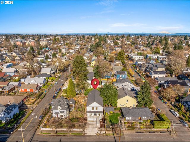 717 Ne BEECH St, Portland, OR 97212