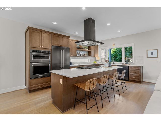 717 Ne BEECH St, Portland, OR 97212