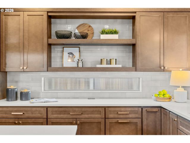 717 Ne BEECH St, Portland, OR 97212