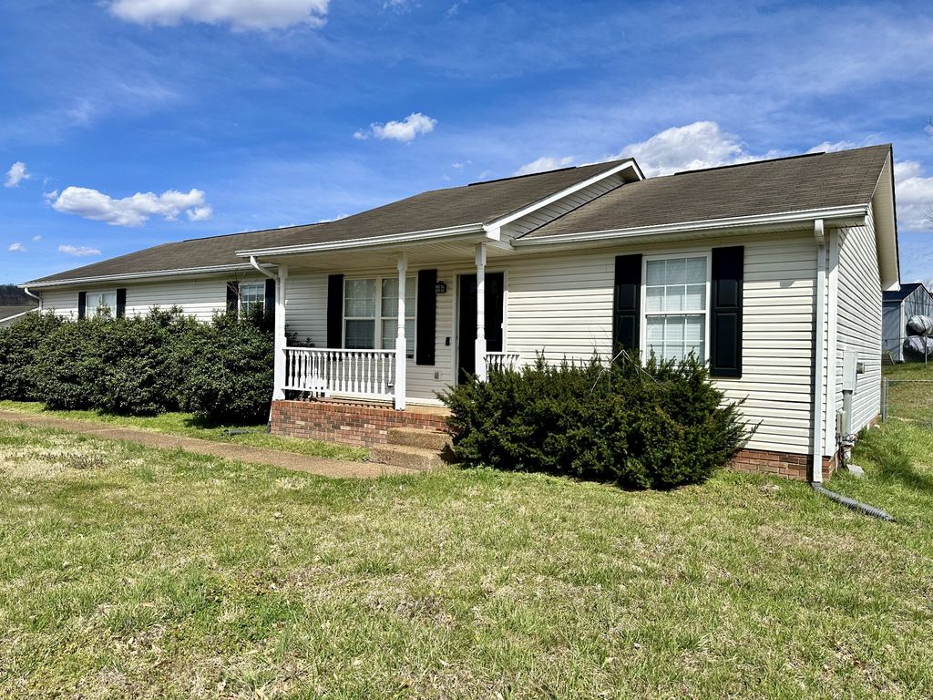 218 Cumberland Cove Dr, Carthage, TN 37030