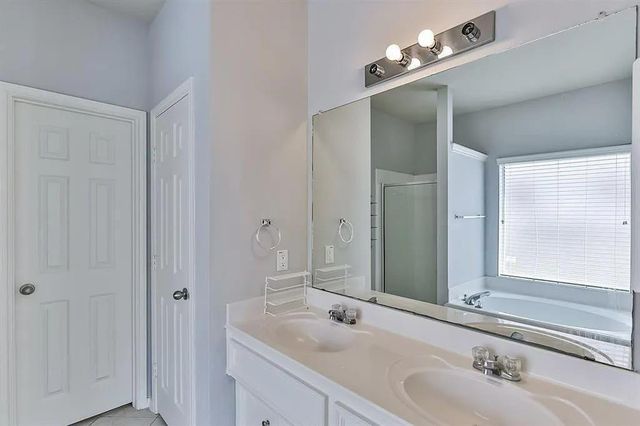 13002 Misty Bay Ln, Pearland, TX 77584