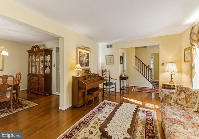 15 TATTERSALL DR, West Deptford, NJ 08051