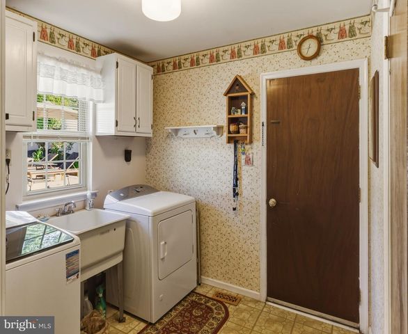 15 TATTERSALL DR, West Deptford, NJ 08051