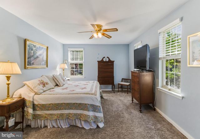 15 TATTERSALL DR, West Deptford, NJ 08051