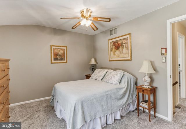 15 TATTERSALL DR, West Deptford, NJ 08051