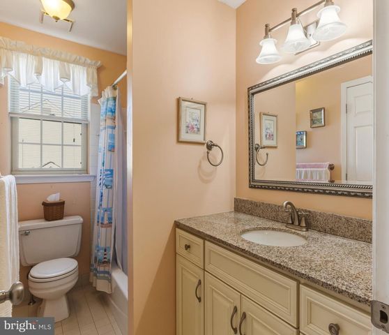 15 TATTERSALL DR, West Deptford, NJ 08051