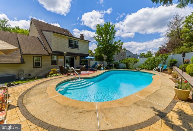 15 TATTERSALL DR, West Deptford, NJ 08051