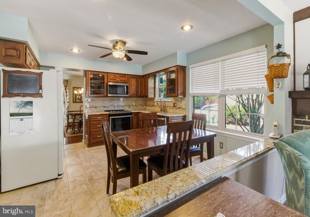15 TATTERSALL DR, West Deptford, NJ 08051