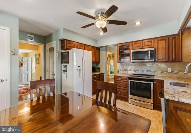 15 TATTERSALL DR, West Deptford, NJ 08051