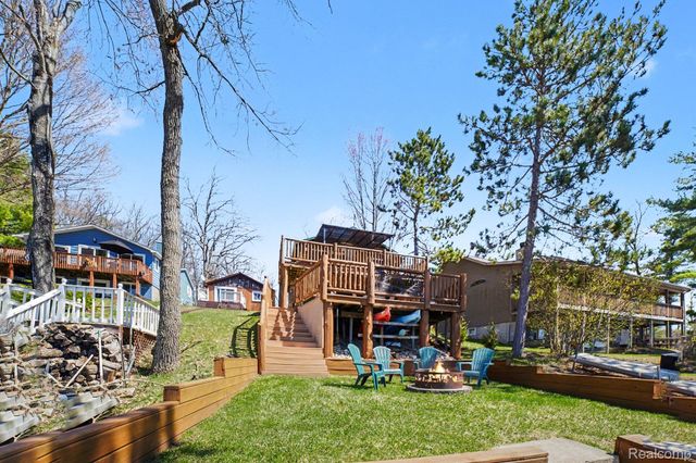 1360 Hillcrest Street, Harrison, MI 48625