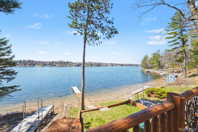 1360 Hillcrest Street, Harrison, MI 48625